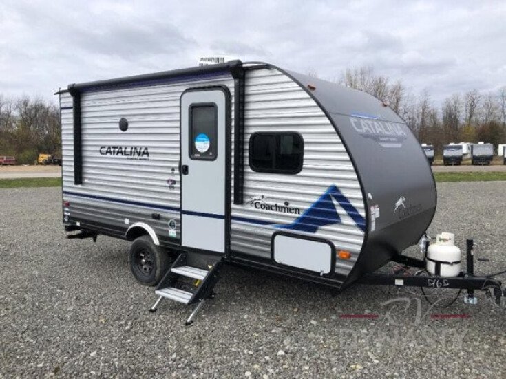 Thumbnail Photo undefined for New 2022 Coachmen Catalina